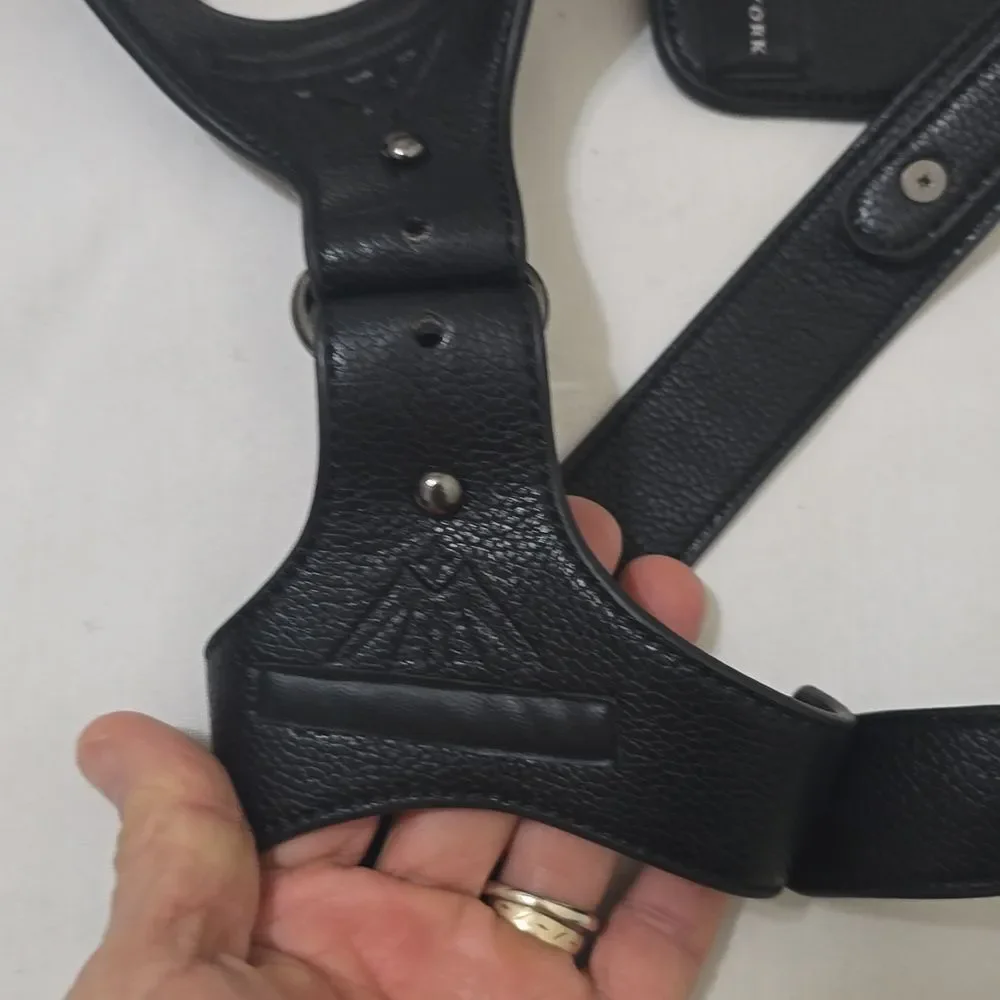 Black‎ Key and Card Holder with Functional Design